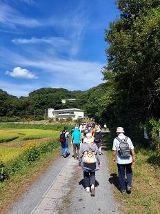 参加者全員集合の記念撮影の様子です。