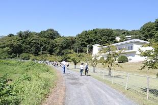 蟹沢浄水場の前を通り、八戸公園へ戻ります。