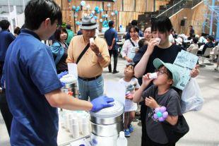 硬水と軟水を飲みくらべ